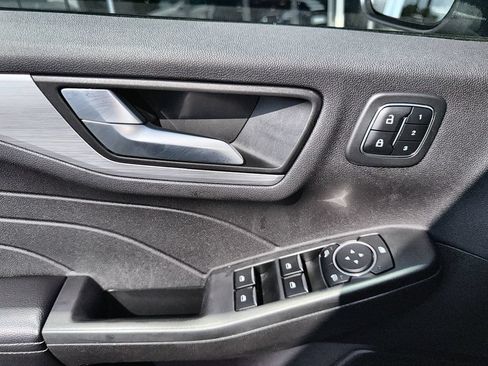 Used 2023 Ford Escape Platinum w/ Premium Technology Package AWD/4WD image 15