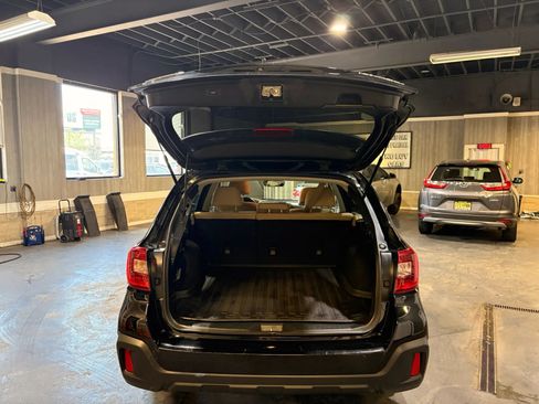 Used 2019 Subaru Outback 2.5i Premium AWD/4WD image 17