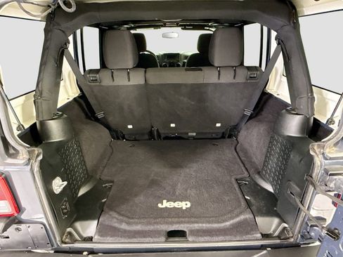Used 2017 Jeep Wrangler Unlimited Sport w/ Quick Order Package 24S AWD/4WD image 25