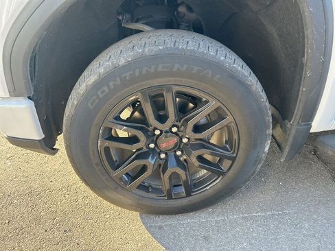 Used 2022 GMC Sierra 1500 AT4 w/ AT4 Premium Package image 4