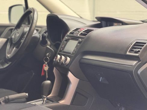 Used 2018 Subaru Forester 2.5i w/ Alloy Wheel Package AWD/4WD image 2