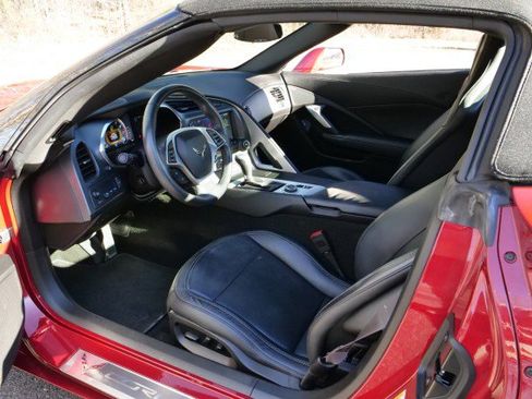 Used 2014 Chevrolet Corvette Convertible 2LT / 6.2L V8 / Pe w/ 2LT Preferred Equipment Group image 24