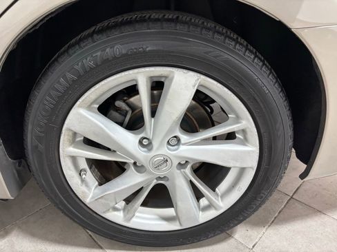 Used 2014 Nissan Altima 2.5 SV image 11