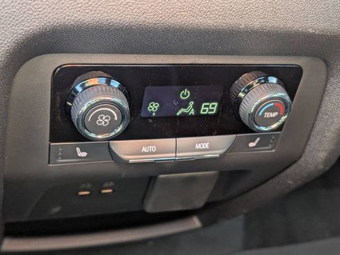 Used 2024 Chevrolet Traverse RS w/ LPO, Floor Liner Package AWD/4WD image 19