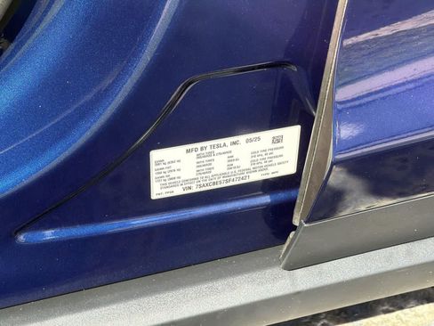 Used 2025 Tesla Model X image 9