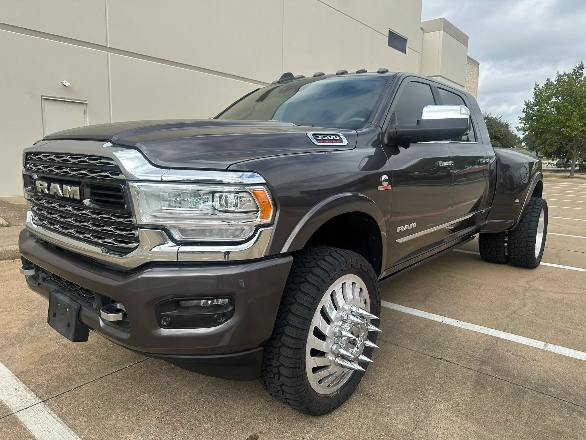 Used 2019 RAM 3500 Limited AWD/4WD image 2