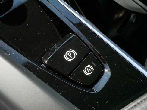 Used 2025 Volvo V60 B5 Cross Country Plus AWD/4WD image 26