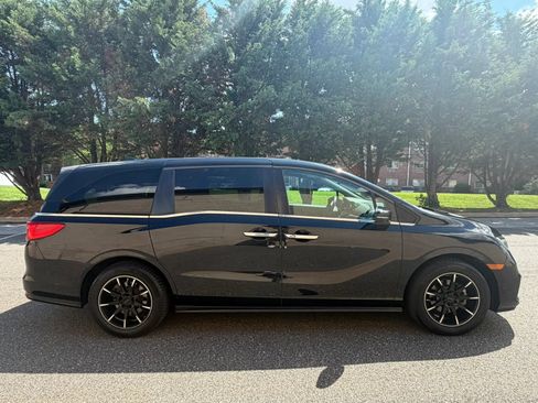 Used 2018 Honda Odyssey EX image 8