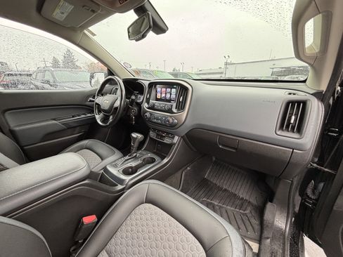 Used 2018 Chevrolet Colorado Z71 image 11