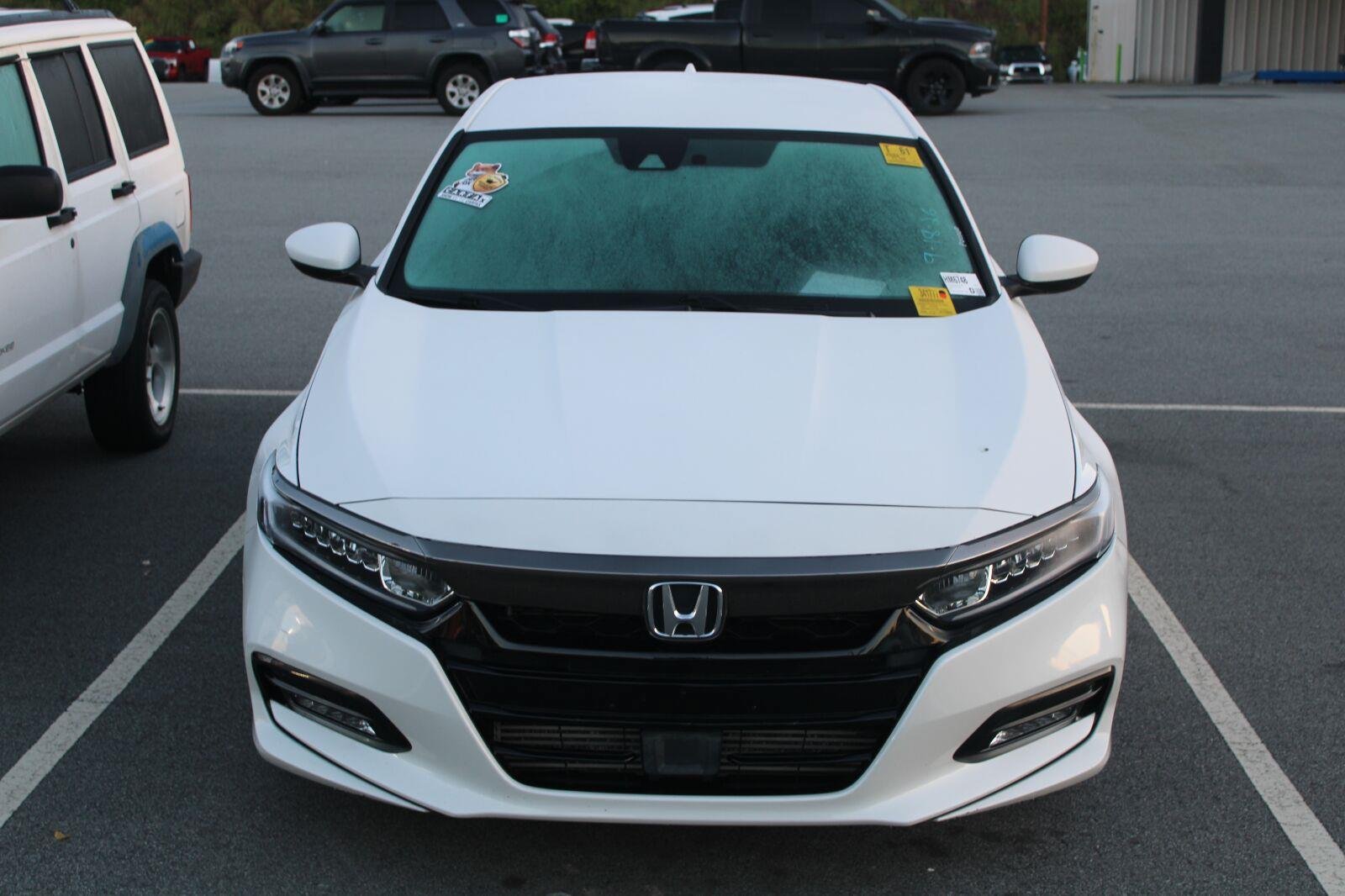 Used 2020 Honda Accord Sport image 2