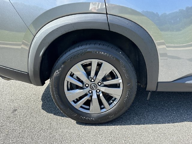 Certified 2025 Nissan Pathfinder SV FWD image 19