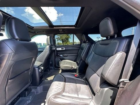 Used 2021 Ford Explorer ST w/ Equipment Group 401A AWD/4WD image 16