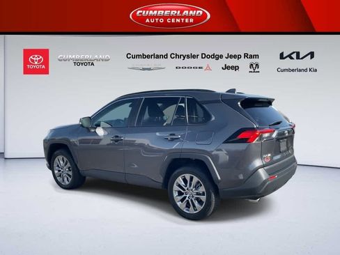 Used 2023 Toyota RAV4 XLE Premium image 6