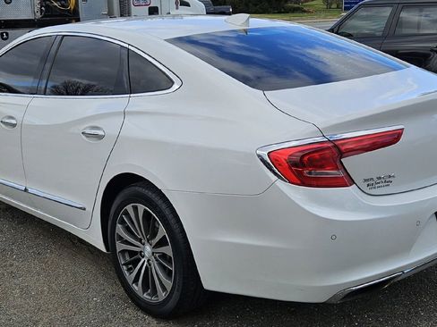 Used 2017 Buick LaCrosse Essence image 3