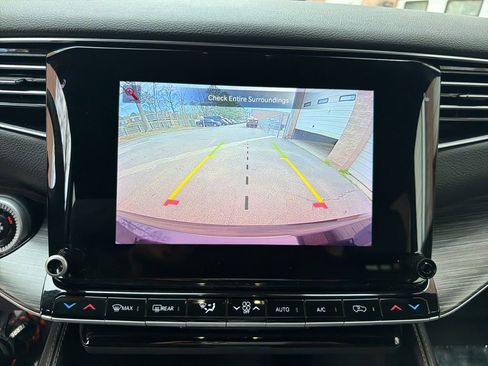 Used 2024 Jeep Wagoneer Series II w/ Flexible Seating Group image 19