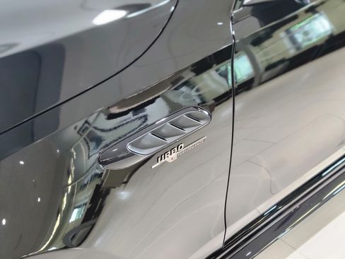 Used 2024 Mercedes-Benz C 63 AMG S image 7