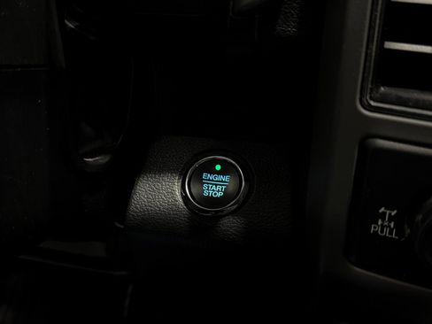 Used 2020 Ford F250 4x4 Crew Cab Super Duty image 16
