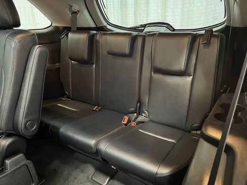 Certified 2019 Toyota Highlander Limited Platinum image 12