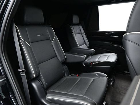 Used 2023 Cadillac Escalade Premium Luxury w/ Performance Package AWD/4WD image 30