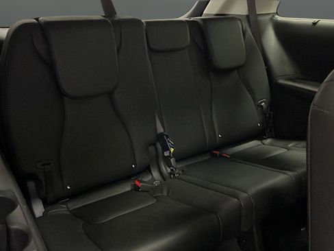 Used 2025 Kia Carnival SX w/ SX Dark Edition Package FWD image 26