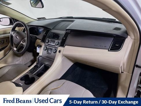 Used 2018 Ford Taurus SE FWD image 11