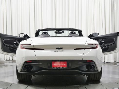 Used 2019 Aston Martin DB11 Volante image 8