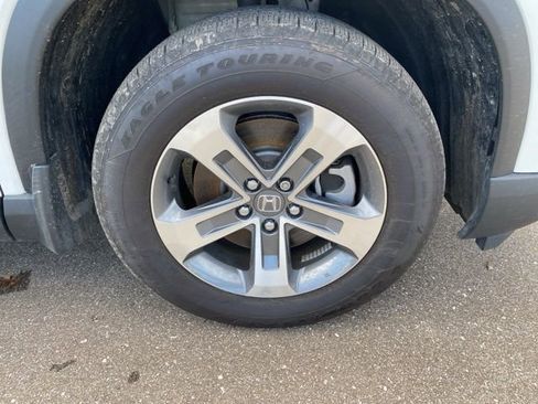 Used 2025 Honda Pilot EX-L image 4