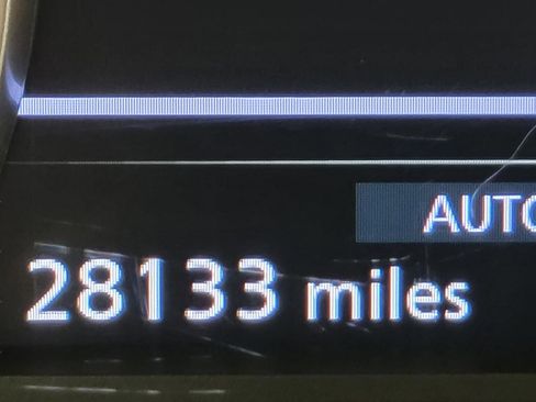 Used 2025 Nissan Rogue SV image 3