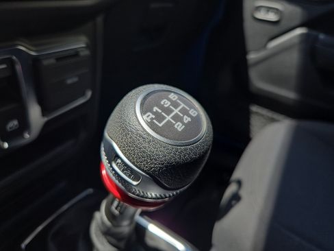 Used 2021 Jeep Wrangler Sport AWD/4WD image 18