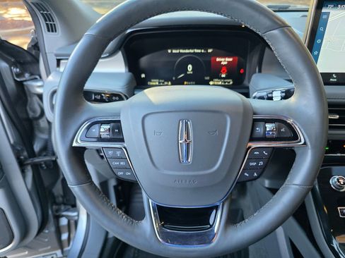 Used 2022 Lincoln Nautilus Reserve w/ Luxury Package image 21