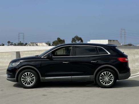 Used 2016 Lincoln MKX Select image 14