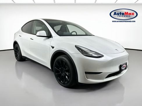 Used 2023 Tesla Model Y Long Range image 1
