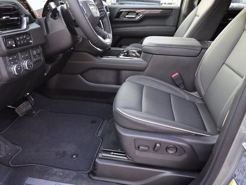 New 2026 GMC Yukon XL Elevation image 11