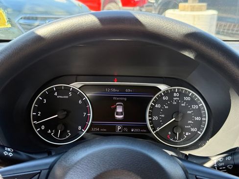 Used 2025 Nissan Sentra SV FWD image 14