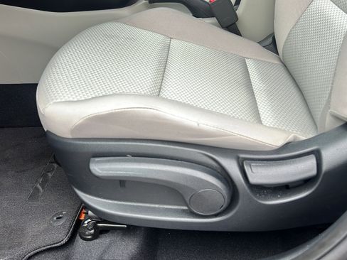 Certified 2025 Kia Soul LX w/ LX Technology Package FWD image 14