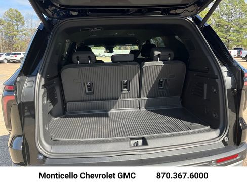 New 2026 Chevrolet Traverse LT w/ LPO, Floor Liner Package FWD image 28