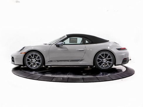 New 2026 Porsche 911 Carrera T image 2
