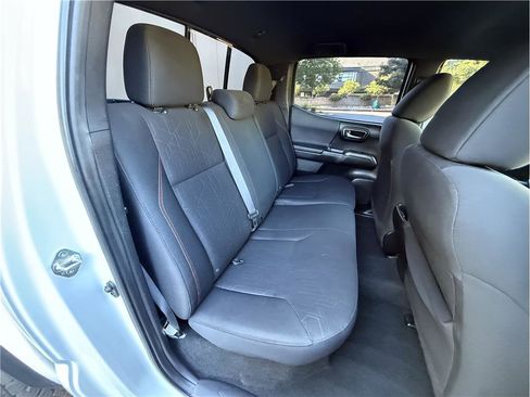 Used 2017 Toyota Tacoma TRD Off-Road w/ Tow Package (A/T) image 24