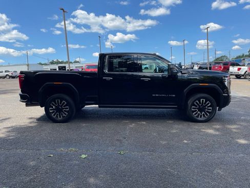 Used 2024 GMC Sierra 2500 Denali Ultimate w/ Max Trailering Package AWD/4WD image 7