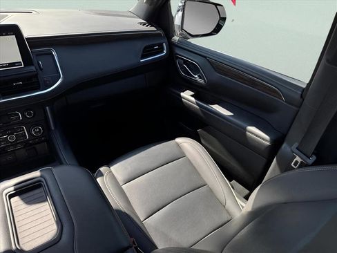 Certified 2024 Chevrolet Suburban Premier image 13