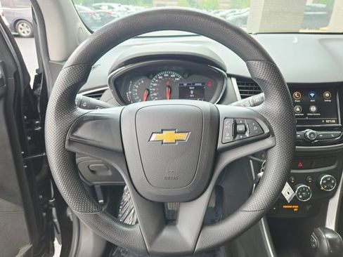 Used 2020 Chevrolet Trax LS FWD image 12