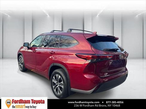 Certified 2021 Toyota Highlander XLE image 5