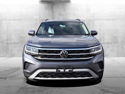Certified 2022 Volkswagen Atlas SE image 4