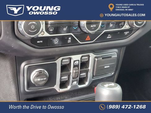 Used 2024 Jeep Wrangler Unlimited Sahara w/ Technology Group AWD/4WD image 20