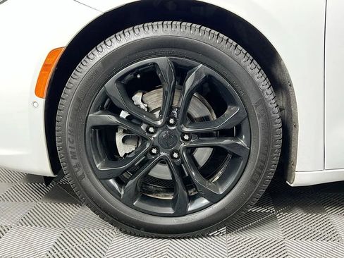 Used 2022 Chrysler Pacifica Limited image 35