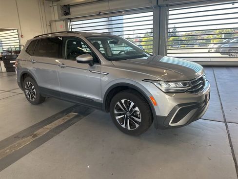 Used 2024 Volkswagen Tiguan S image 1