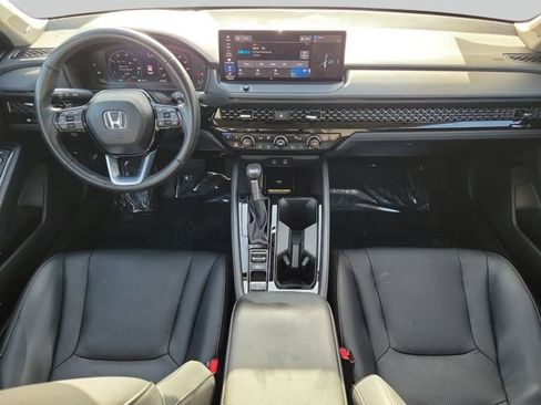 Used 2023 Honda Accord Touring image 12