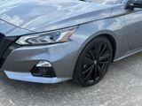Used 2022 Nissan Altima 2.5 SR w/ Midnight Edition Package image 2
