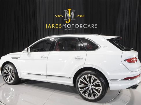 Used 2022 Bentley Bentayga image 6