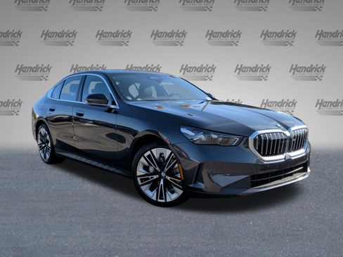 New 2026 BMW 530i w/ Convenience Package image 2